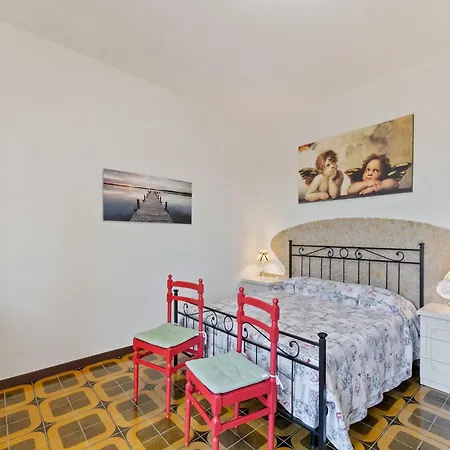 Apartman Pleasant With Courtyard