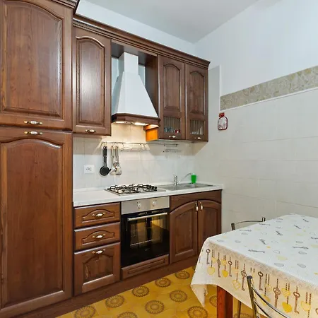 Apartman Pleasant With Courtyard Saludecio