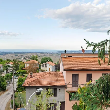 Apartman Pleasant With Courtyard