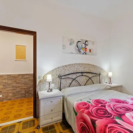 Pleasant With Courtyard * Saludecio