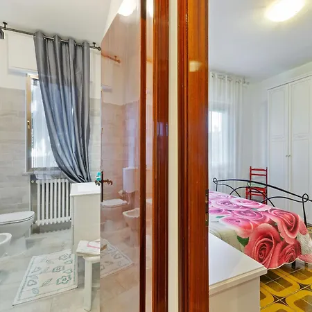 Pleasant With Courtyard Appartamento *