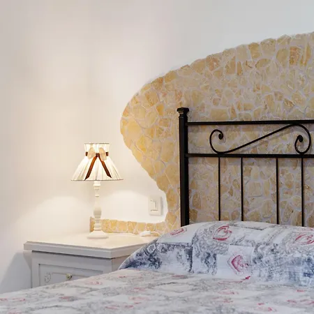 Pleasant With Courtyard Saludecio