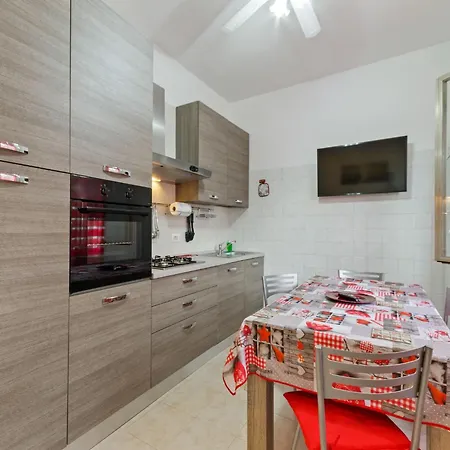 Pleasant With Courtyard * Saludecio