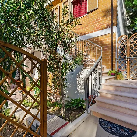 Lejlighed Pleasant With Courtyard