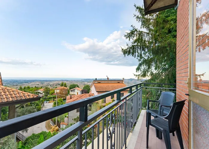 Pleasant With Courtyard Saludecio