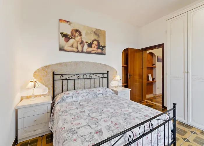 Pleasant With Courtyard Διαμέρισμα