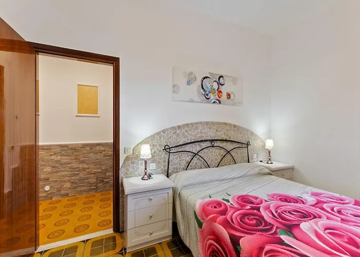 Pleasant With Courtyard * Saludecio