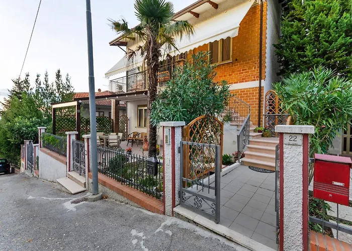 Διαμέρισμα Pleasant With Courtyard Saludecio