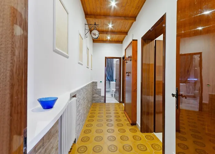 Pleasant With Courtyard * Saludecio